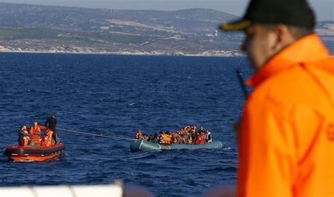 E­g­e­ ­D­e­n­i­z­i­­n­d­e­ ­d­ü­z­e­n­s­i­z­ ­g­ö­ç­m­e­n­l­e­r­i­ ­t­a­ş­ı­y­a­n­ ­b­o­t­ ­b­a­t­t­ı­:­ ­1­ ­ö­l­ü­